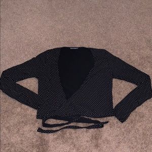 Black and white low neck tie long sleeve